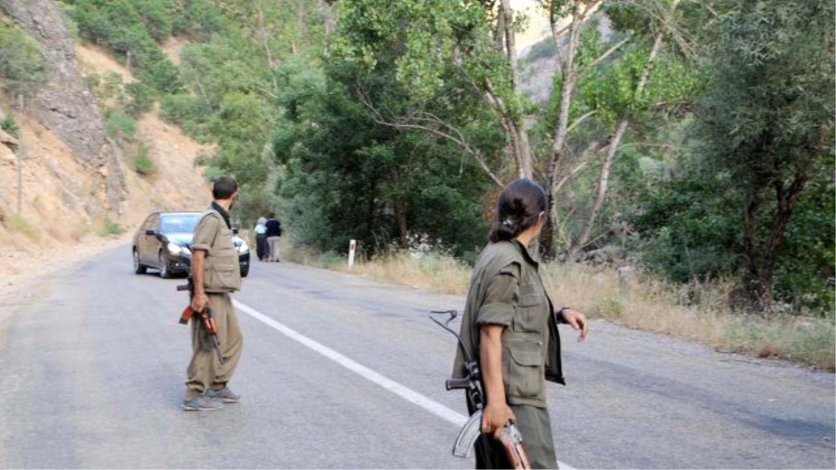 Diyarbakır\'da Yol Kesen PKK\'lılar 1 Kişiyi Öldürdü