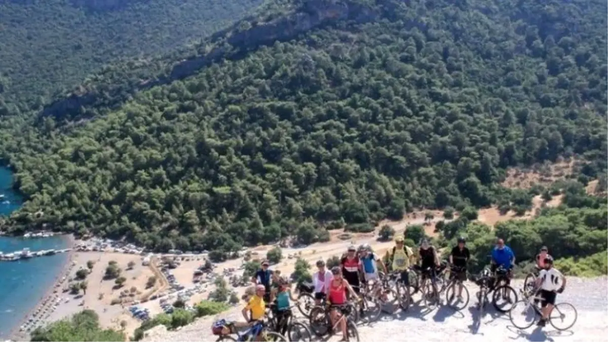 Doğa Tutkunları Sarsala Koyunda