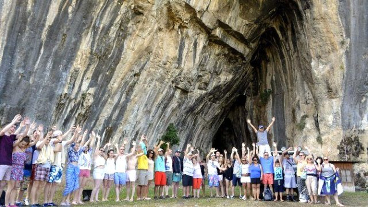 Girmeler Mağarası Yerli ve Yabancı Turistlerin Akınına Uğruyor