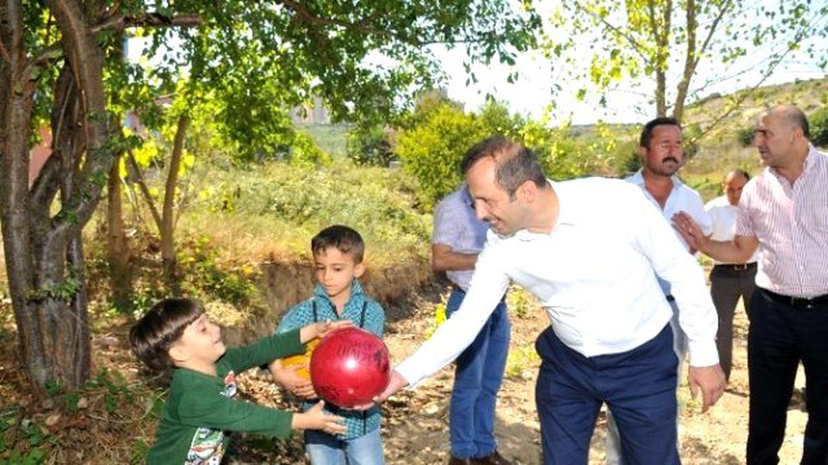 İzmit Belediyesi Mahalle Turları Devam Ediyor