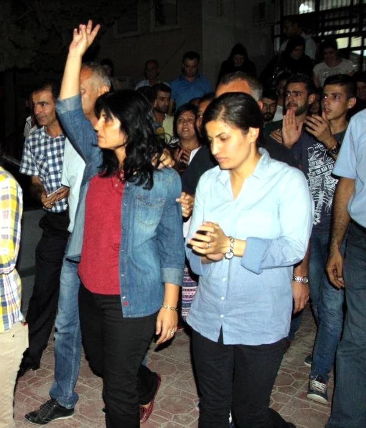 Nusaybin Belediye Başkanı Kaya, Gözaltına Alındı (3)