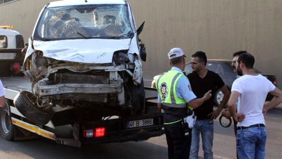 Ölümden Dönen Sürücüyü Polis Teselli Etti