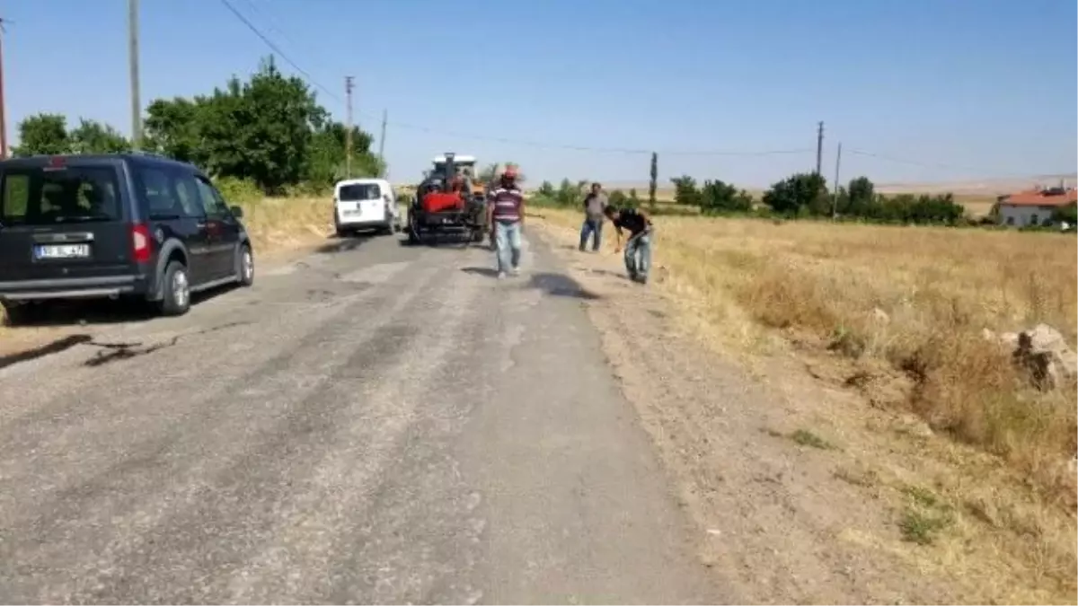 Özkonak Ayhan Yolu Bakım Onarım Çalışmaları Başladı