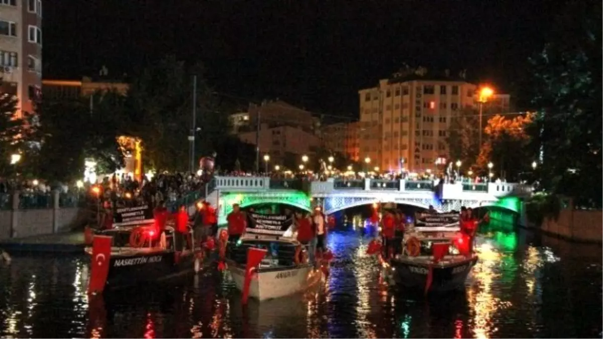 Porsuk\'ta Şehitlere Saygı İçin Sessiz Fener Alayı