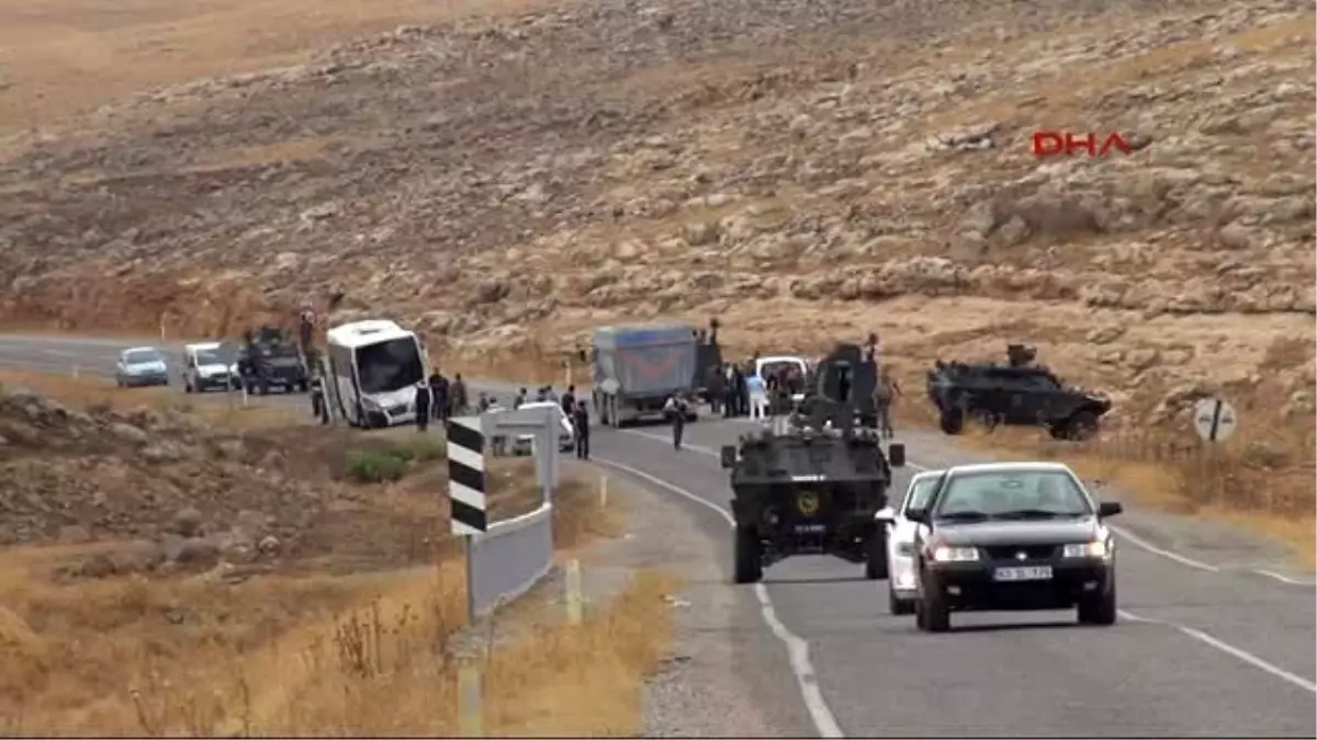 Şırnak\'ta PKK\'dan Polis Servisine Bombalı Saldırı: 3 Polis Yaralı