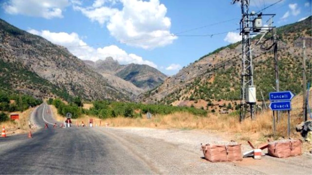 Tunceli\'de PKK\'nın Yol Kestiği Bölge Ablukaya Alındı