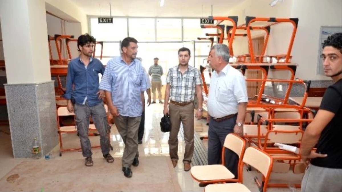 Viranşehir\'de Okullara Akıllı Tahta Kuruluyor
