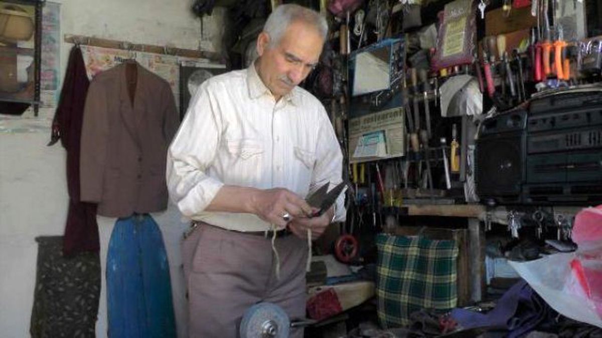 Yarım Asırdır Bıçak Bileyliyor