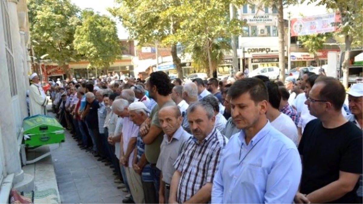 Yenişehir Yardımseverler Derneği Başkanı Özeç\'e Son Görev