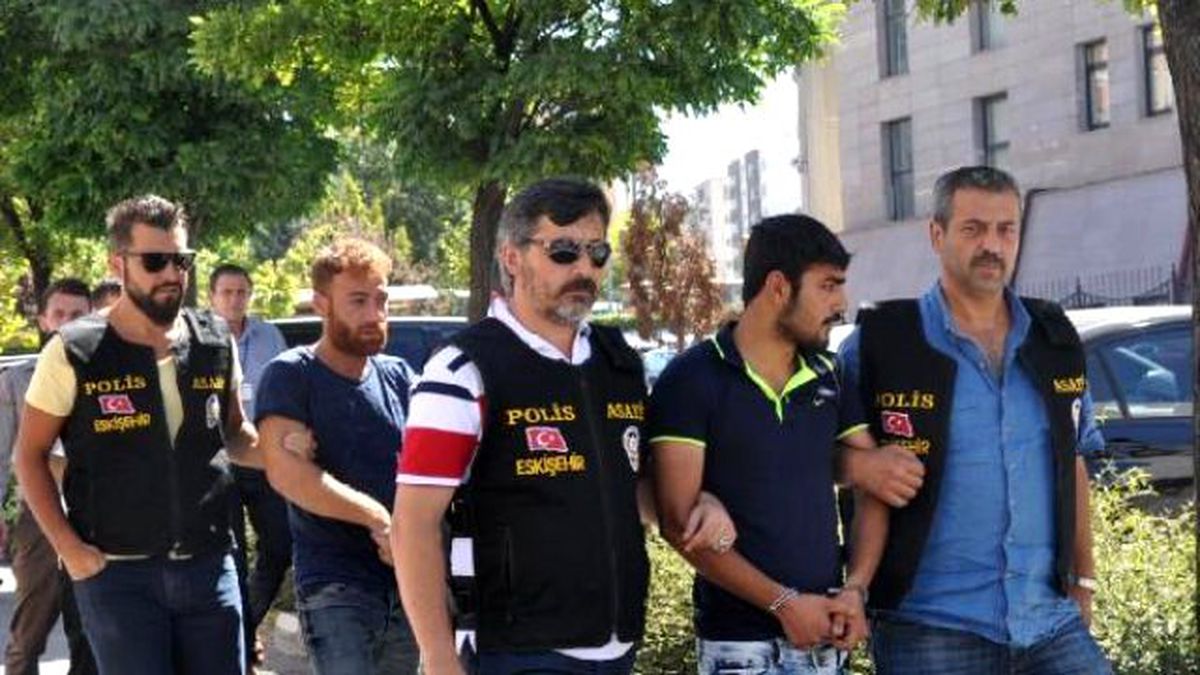 2 Kişinin 100 Bin Lirasını Dolandıran 2 Şüpheli Yakalandı