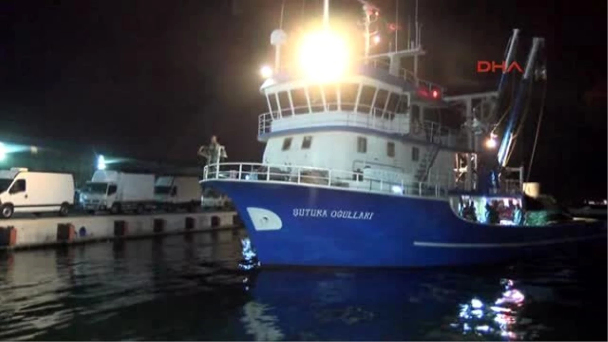 Balıkçılar "Vira Bismillah" Dedi, Kasa Kasa Balıkla Döndü