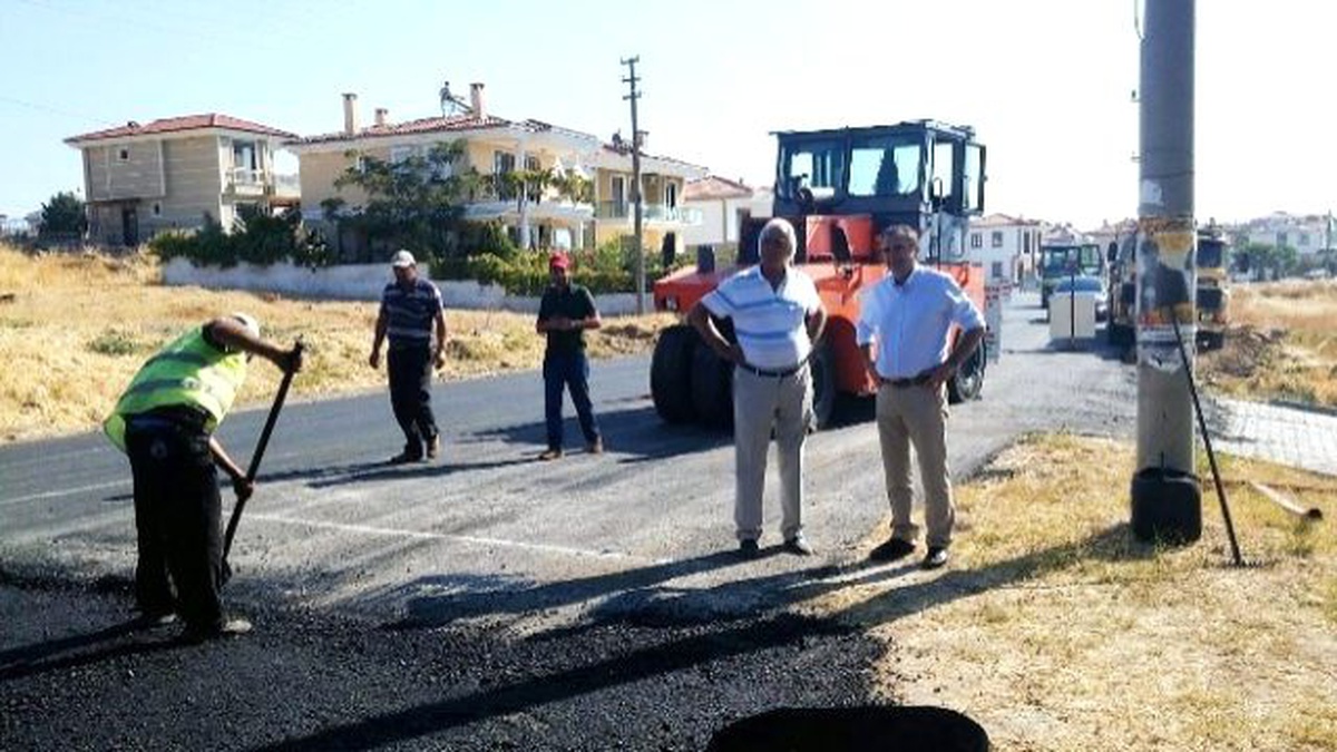 Cunda Yeni Yolda Sıcak Asfalt Çalışmaları Tüm Hızıyla Devam Ediyor