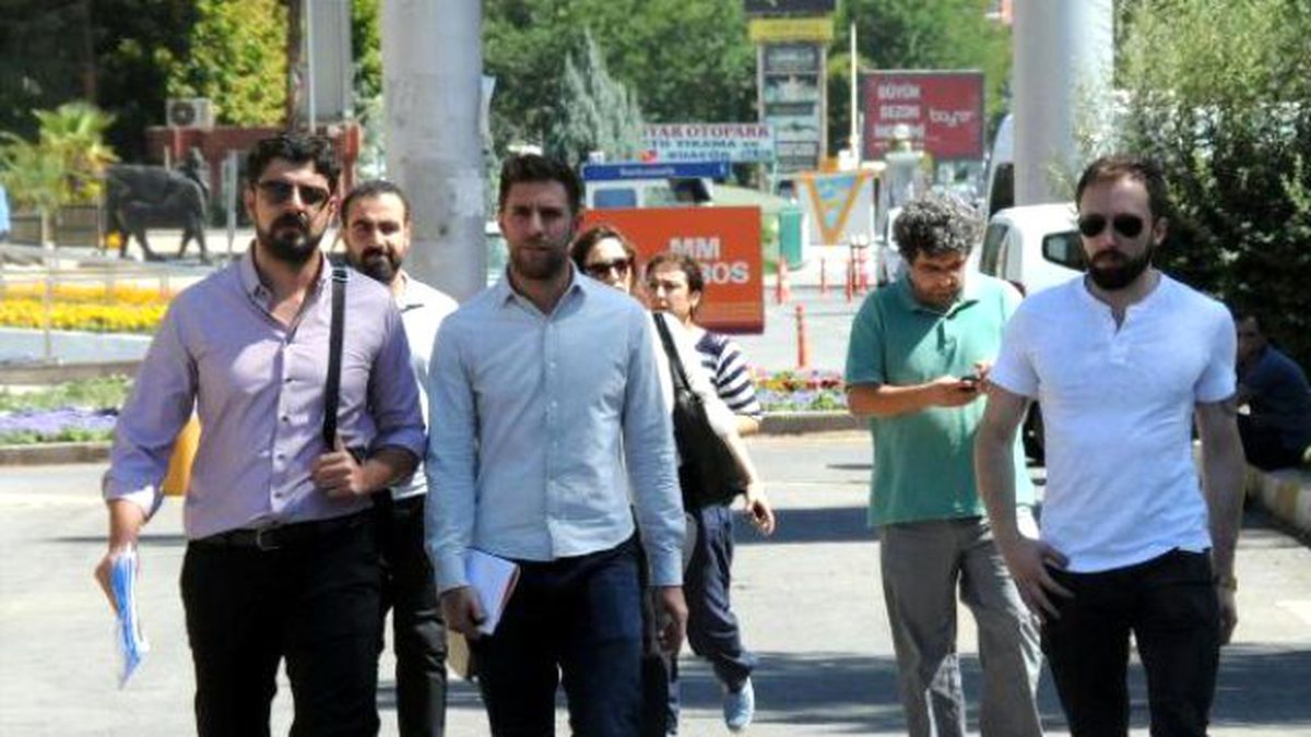 Diyarbakır'da Tutuklanan İngiliz Gazeteciler: PKK ve Işid'le Alakamız Yok, Sadece Gazeteciyiz (2)