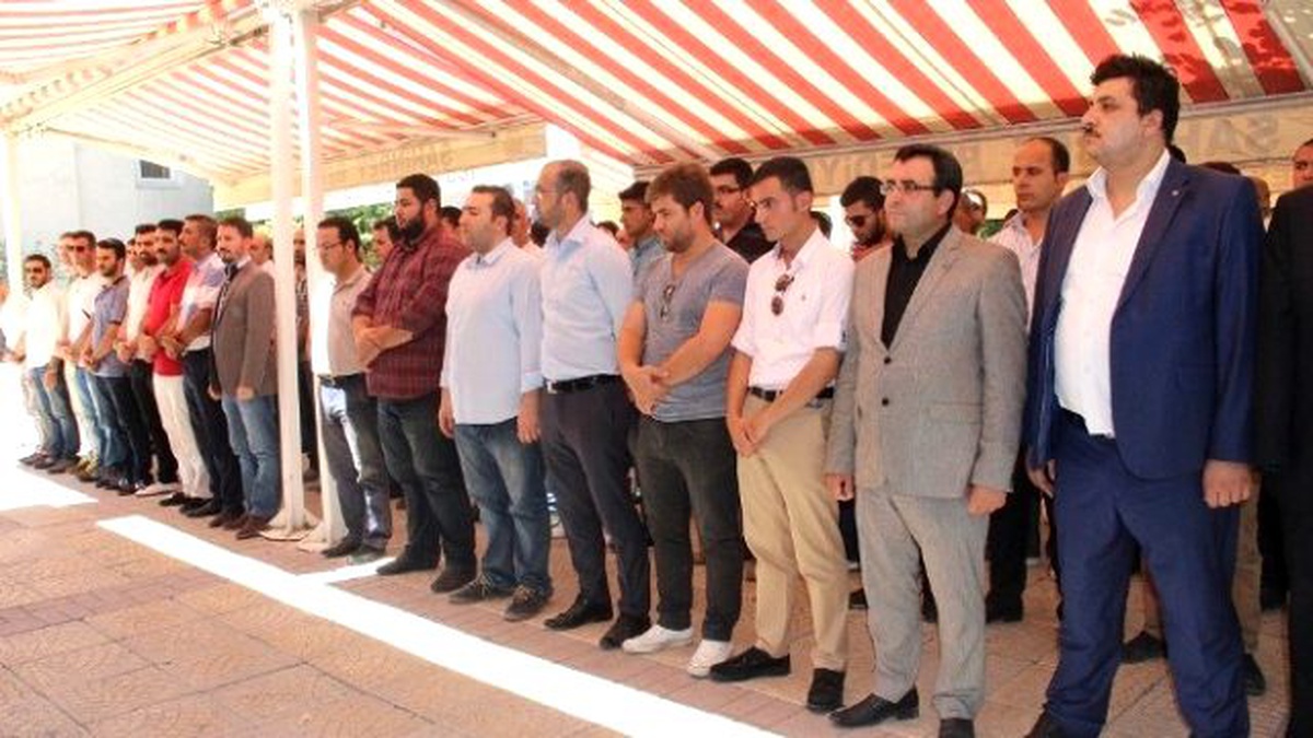 Gaziantep\'de Şehitler İçin Gıyabi Cenaze Namazı Kılındı