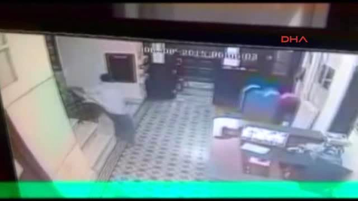 Kız Öğrenci Yurdundaki Jiletli Saldırgan Ağır Cezalık...