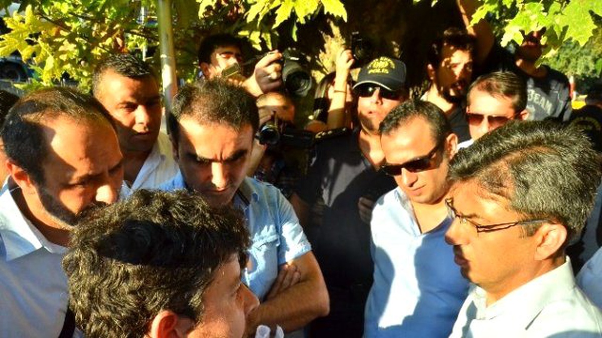 Kocaeli\'de "Barış Yürüyüşü" Tepkisi