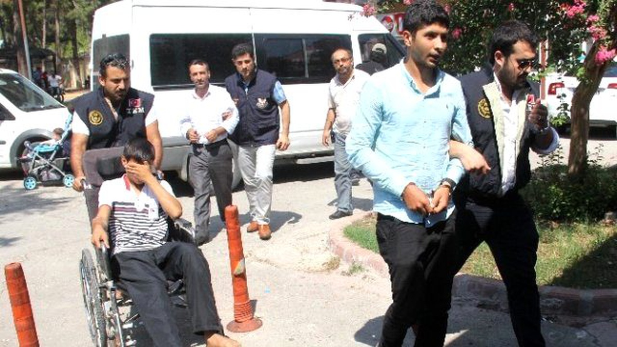 Korsan Gösteride Yakalanan 3 Kişi Adliyeye Sevk Edildi