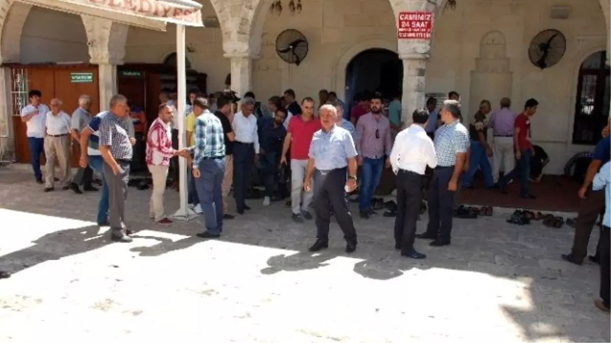 Öldürülen Eski Ak Partili Başkan İçin Gıyabi Cenaze Namazı