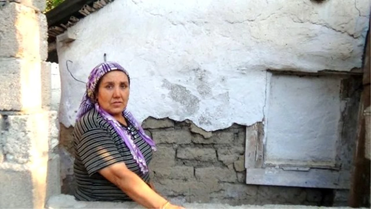 Baraka Evi Bakımsızlıktan Yıkılmak Üzere Olan Şehit Ailesinin Sitemi