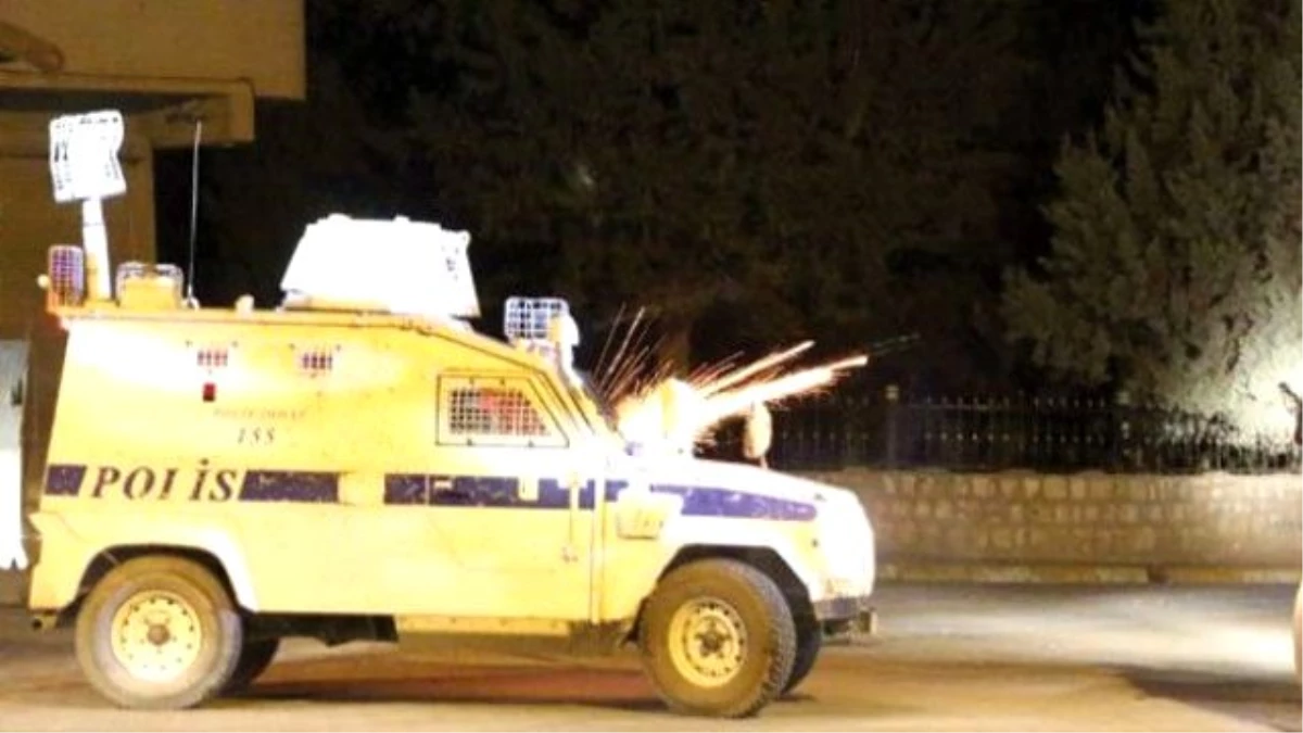 PKK Batman\'da Polis Aracını Taradı: 1 Komiser, 1 Polis Yaralı