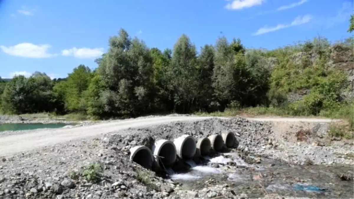 Sapanca Belediyesi Ekipleri Mesafe Tanımadan Hizmete Devam Ediyor