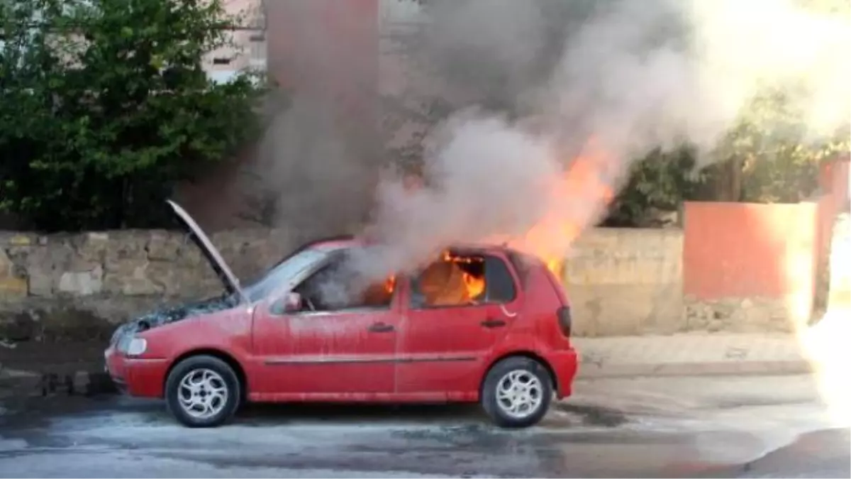 Seyir Halindeki Otomobil Alev Aldı