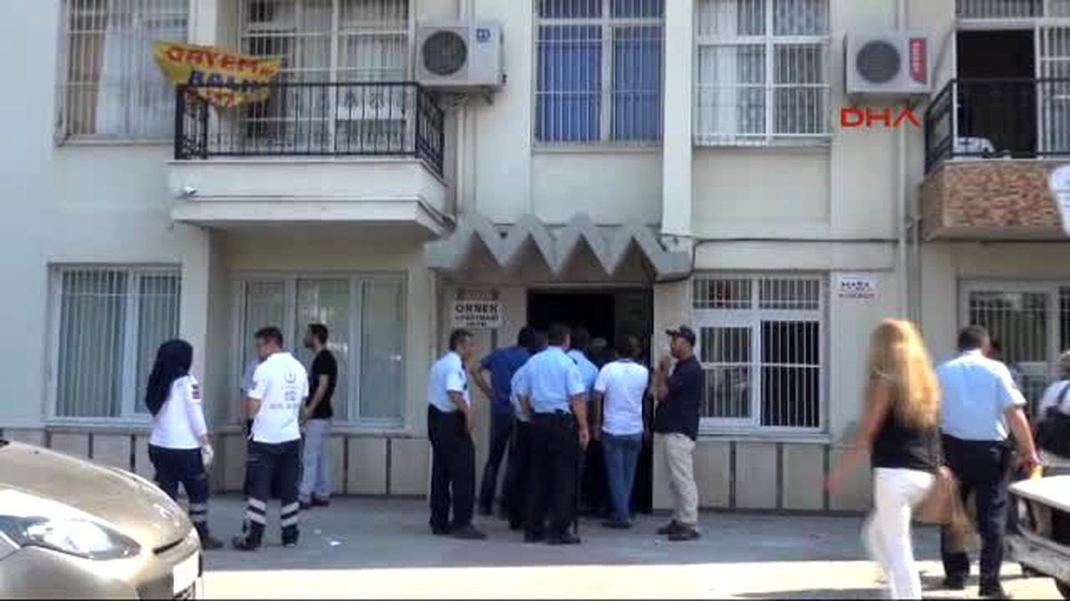 Adana - Şizofreni Hastası, Boğazına Bıçak Dayadığı Ablasını Rehin Aldı