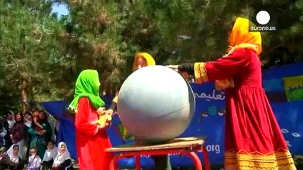 Afganistan\'ın Minik Akrobatları \'Barış İsteyen Çocuklar\'