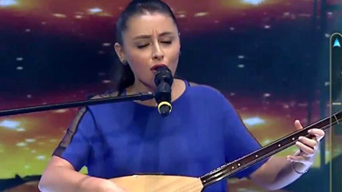 Arzu Altunbaş \'Bahçede Yeşil Çınar\'