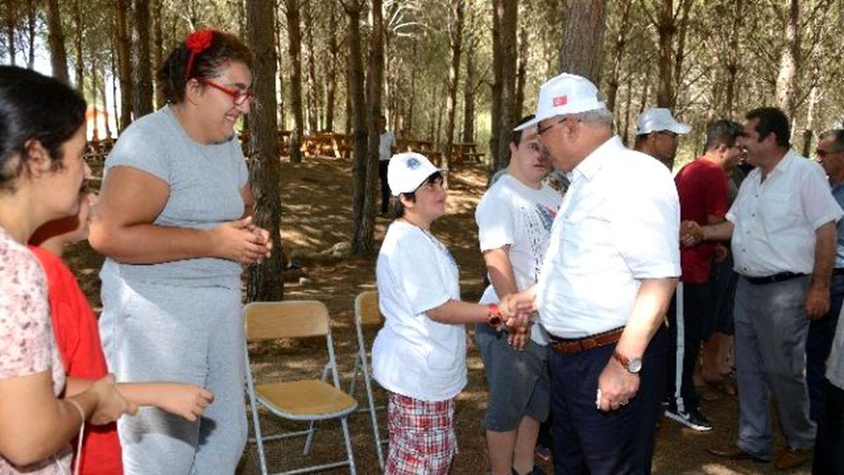 Başkan Kocamaz, Kamptaki Engelli Gençlerle Bir Araya Geldi