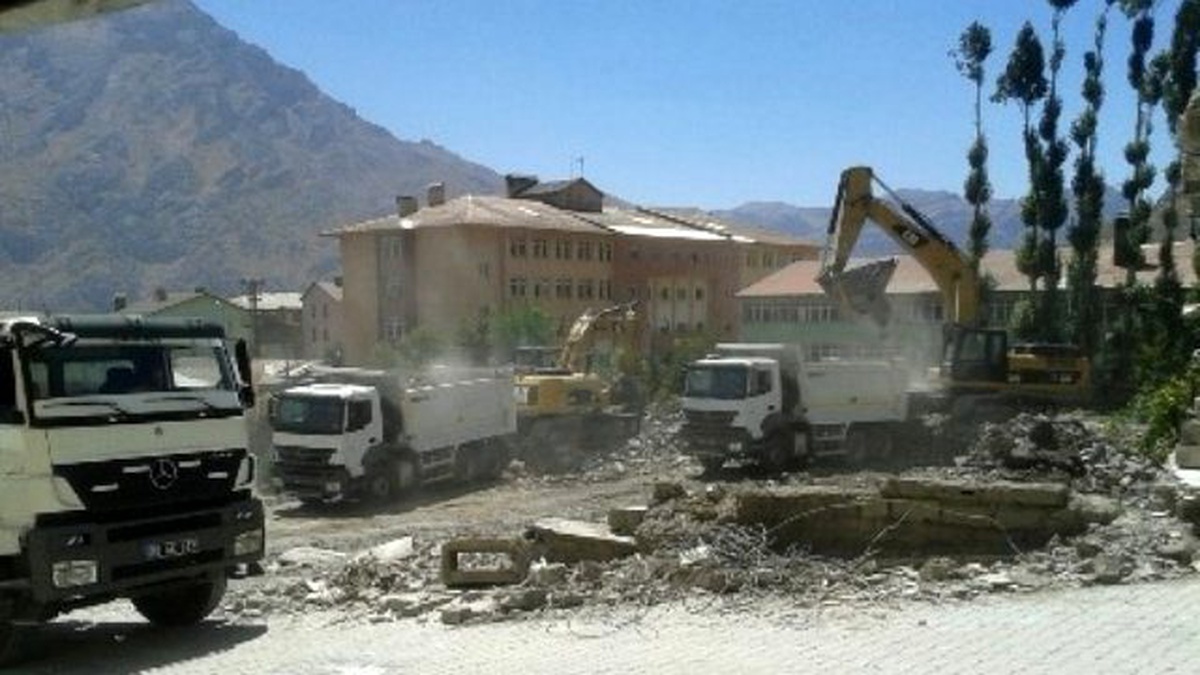 Hakkari Ulu Cami Yıkım Çalışmaları Son Aşamaya Geldi