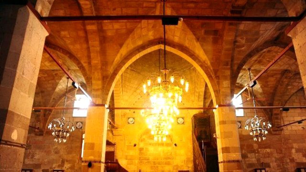 Karaman\'da Ulu Caminin Mihrabı Ahşap Olacak