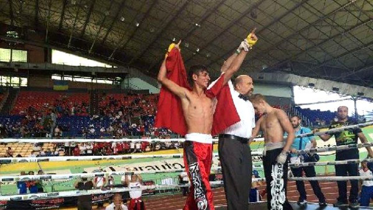 Mersinli Savaş, Gehçlerde Avrupa Kick Boks Şampiyonu Oldu