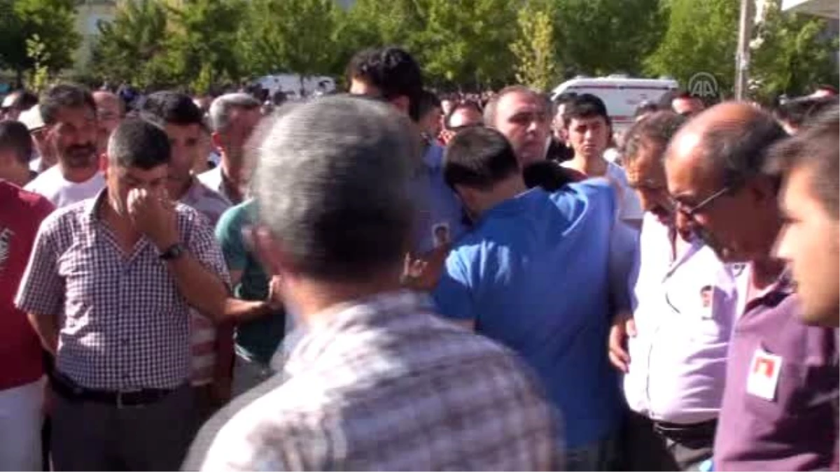 Şehit Komiser Yardımcısı Gatfar\'ın Cenazesi Toprağa Verildi
