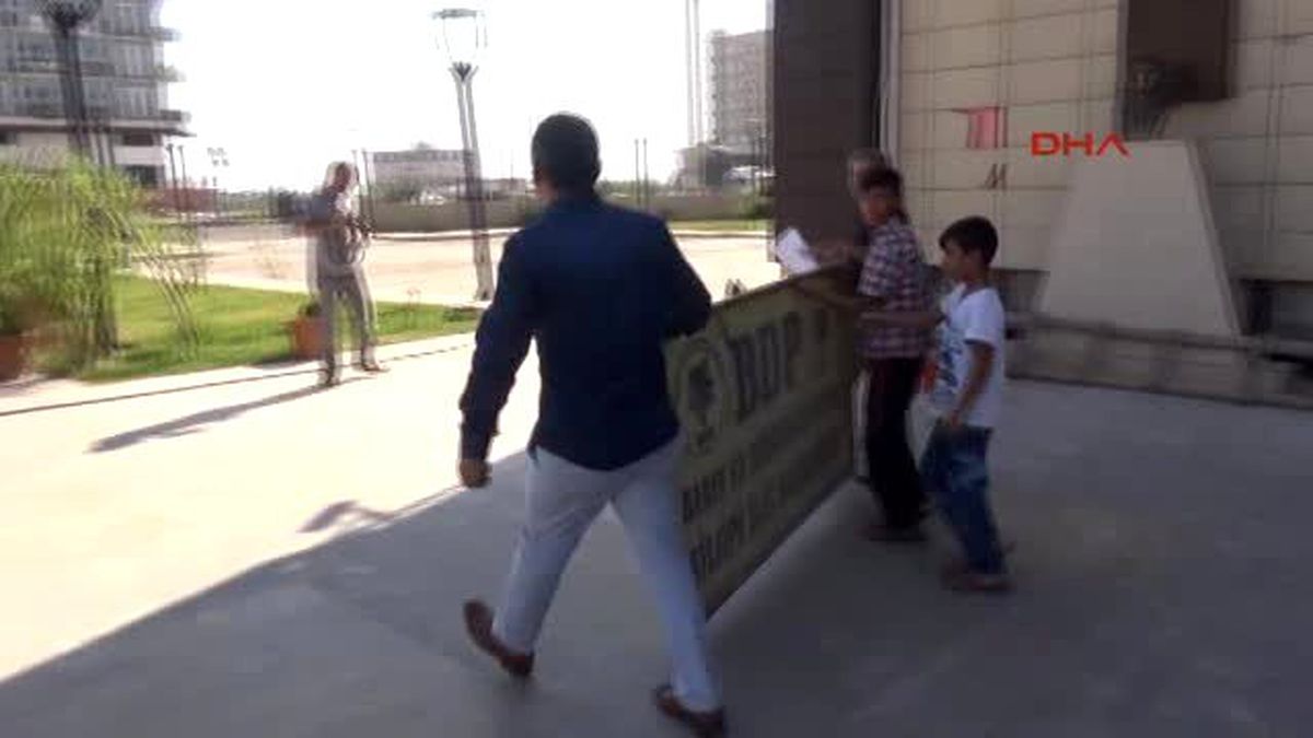 Kürtçe Tabela Yargıtay Kararıyla Geri Alındı