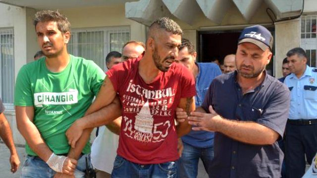 Şizofreni Hastası, Boğazına Bıçak Dayadığı Ablasını Rehin Aldı
