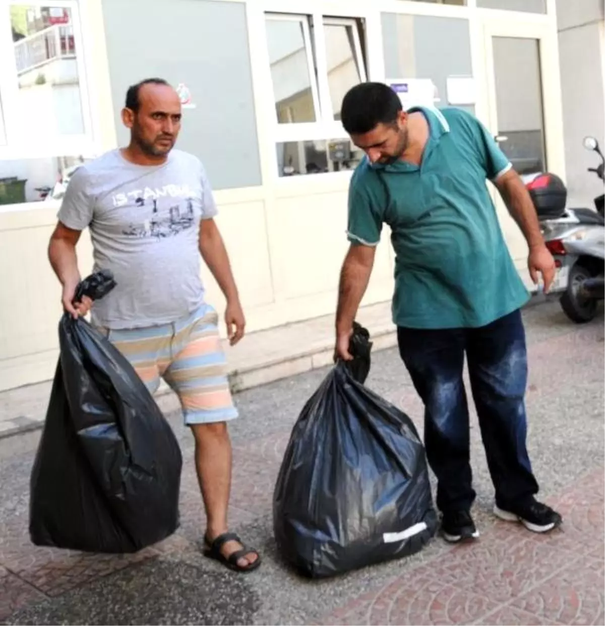 Umut Yolculuğu Çifte Facia; 12 Ölü, 2 Kayıp Var, 9 Kişi de Kurtuldu (5)