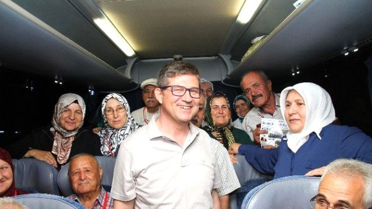 Yaşlı Vatandaşlar Bursa ve Çanakkale\'yi Gezecek