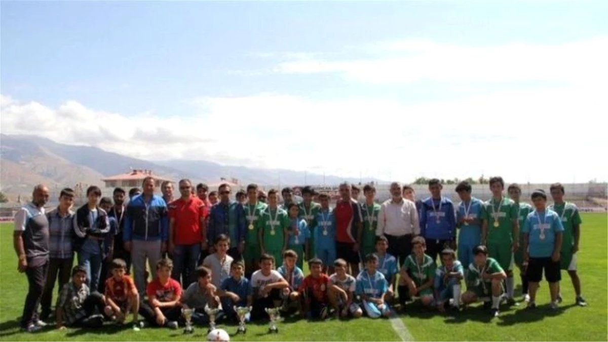 Yaz Kur\'an Kursları Futbol Turnuvası Tamamlandı