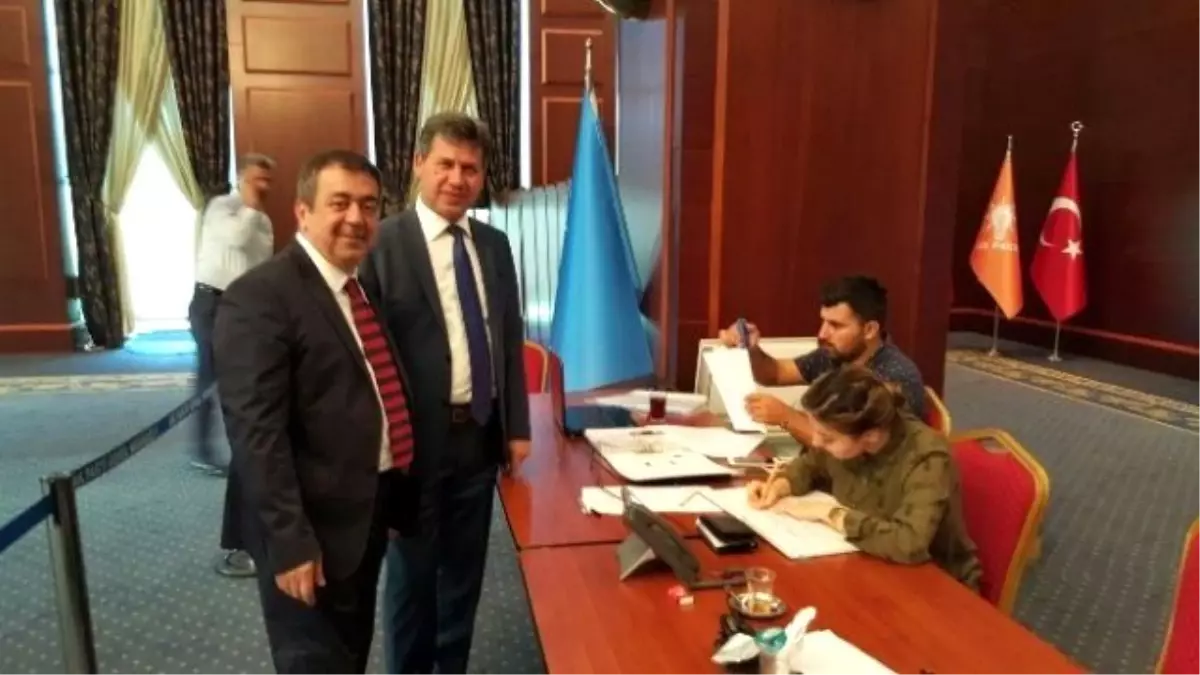 Aydınlıoğlu ve Poyrazlı Aday Adaylık Başvurusu Yaptı