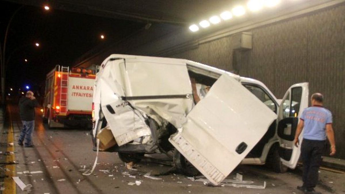 Başkent\'te Trafik Kazası: 2 Yaralı