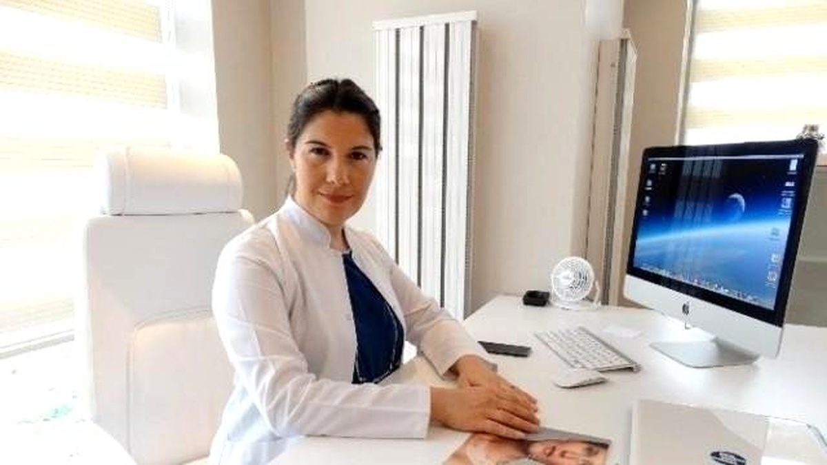 Büyük Göğüsler Bel Fıtığına Sebep Olabiliyor