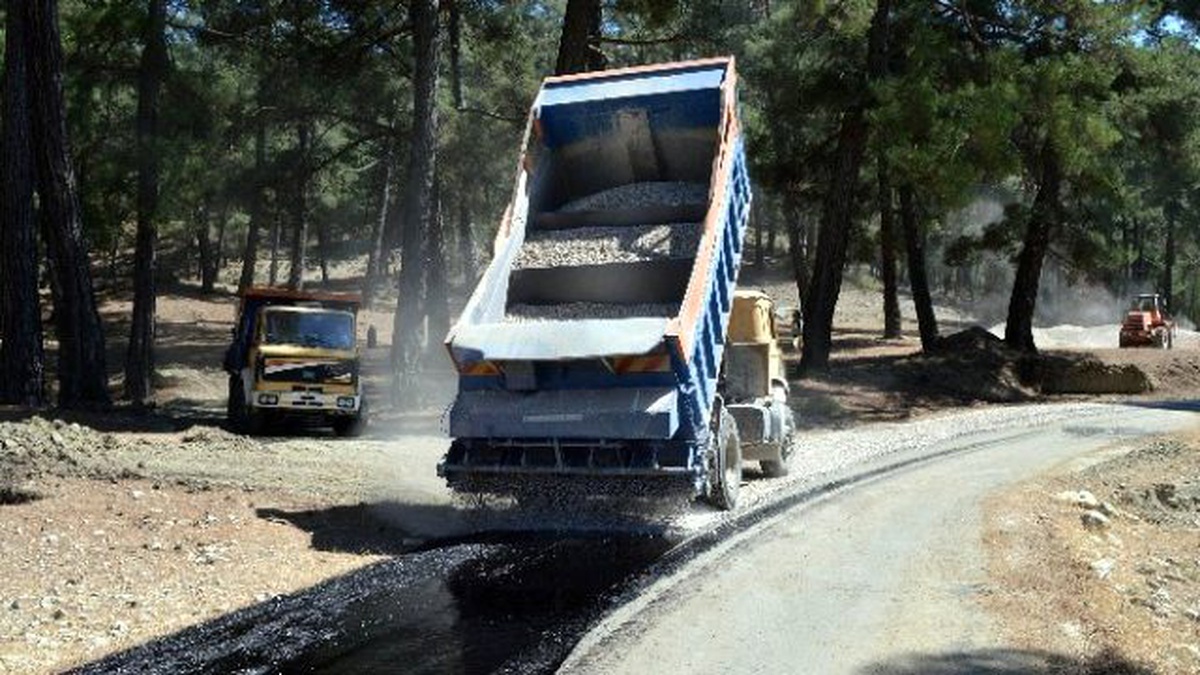 Çamlıköy ve Aklar\'da 25 Yıl Sonra Yaşanan Asfalt Sevinci