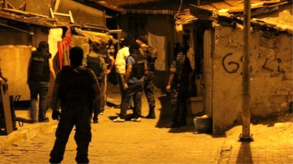 İstanbul\'da Özel Harekatçılarla Şafak Operasyonu