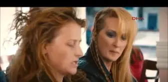 Meryl Streep Kendi Kızı ile Kamera Karşısında