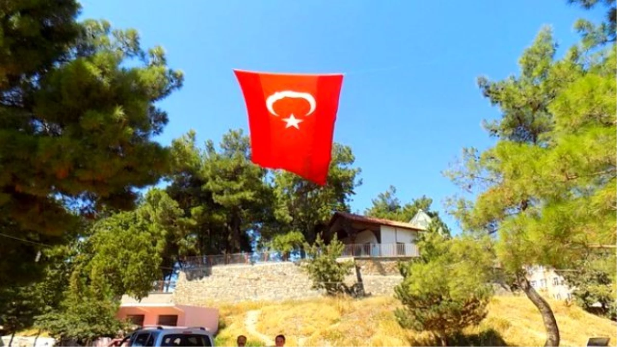 Osmancık\'ta Teröre Türk Bayraklı Tepki