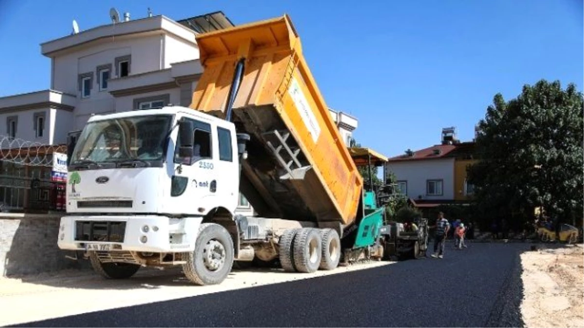 Osmangazi Mahallesinde Yollar Asfaltlanıyor