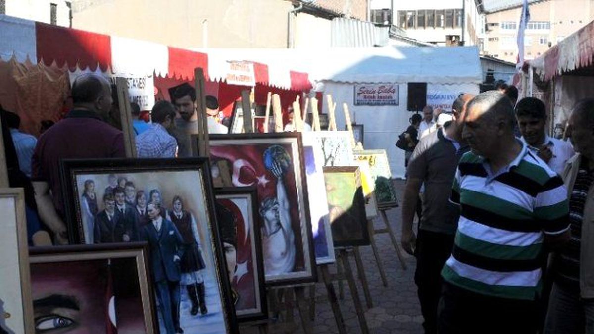Sivas\'ta Sanat Sokağı Açıldı