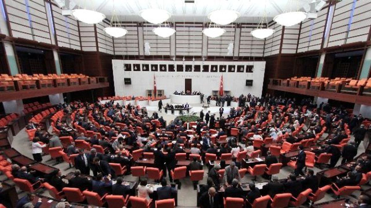 TBMM Genel Kurulu Olağanüstü Toplandı