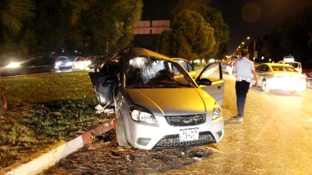 Trafik Magandasının \'Makas\' Kazası, 3 Yaralı